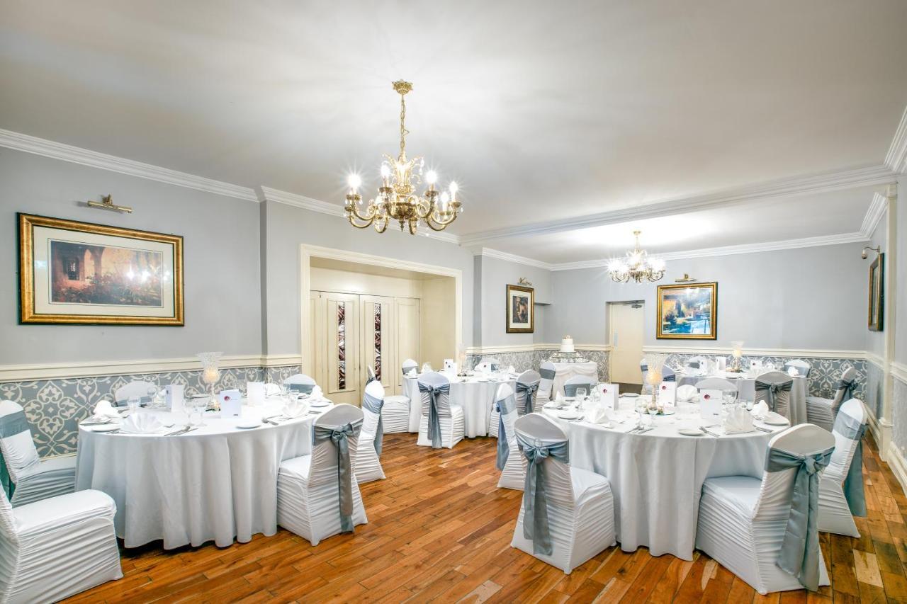 Castle Arch Hotel Трим Екстериор снимка