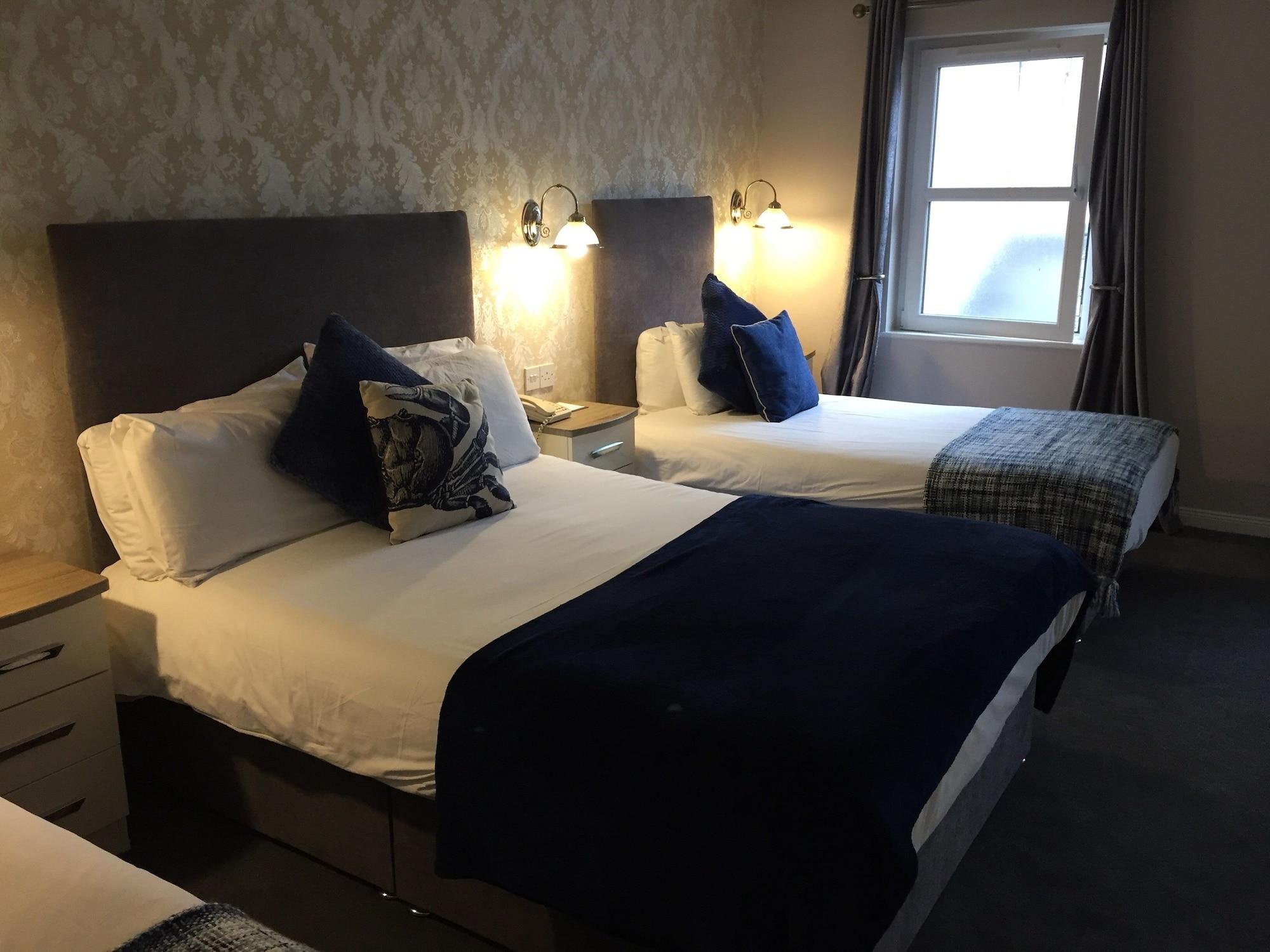 Castle Arch Hotel Трим Екстериор снимка