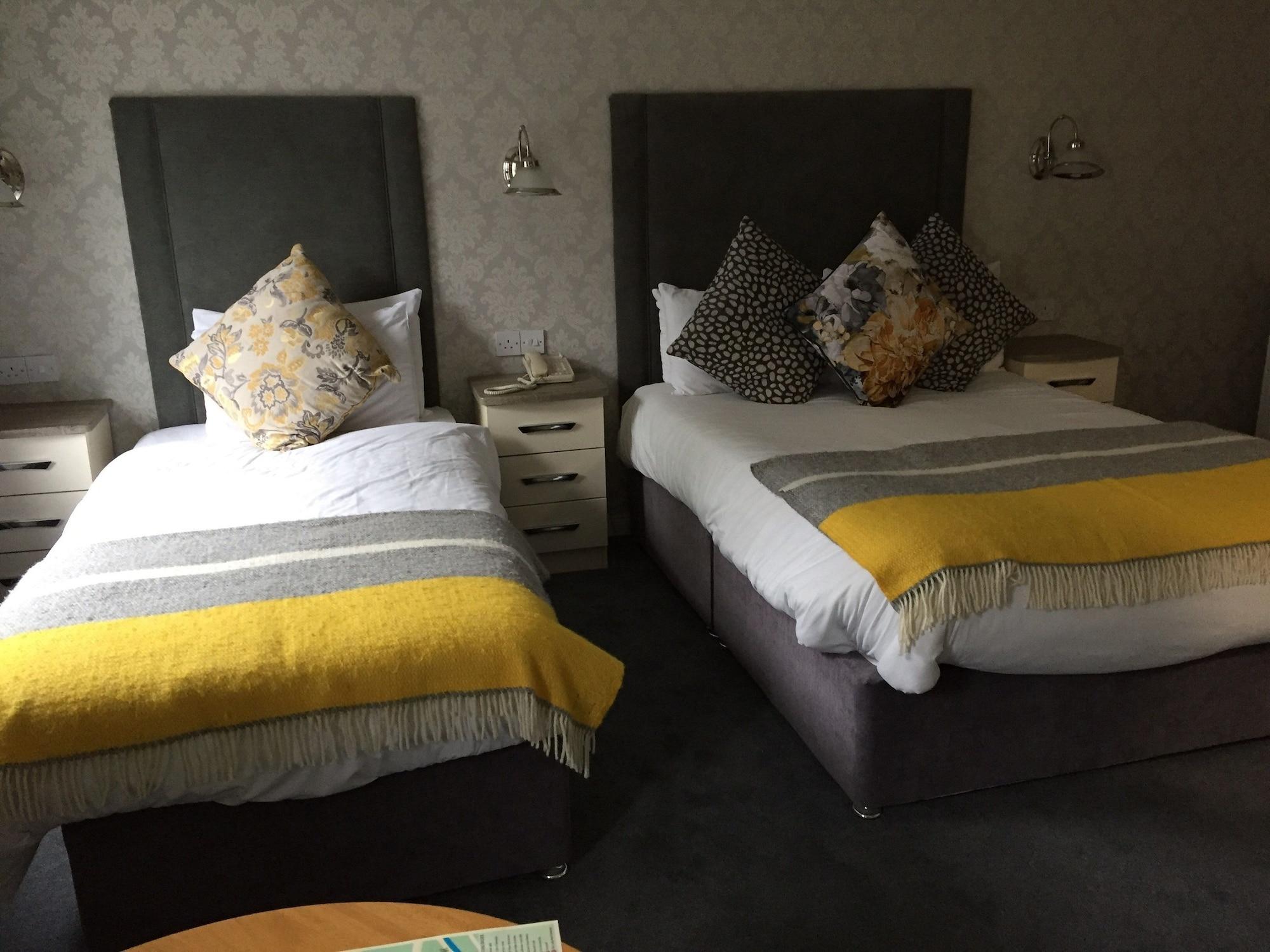 Castle Arch Hotel Трим Екстериор снимка