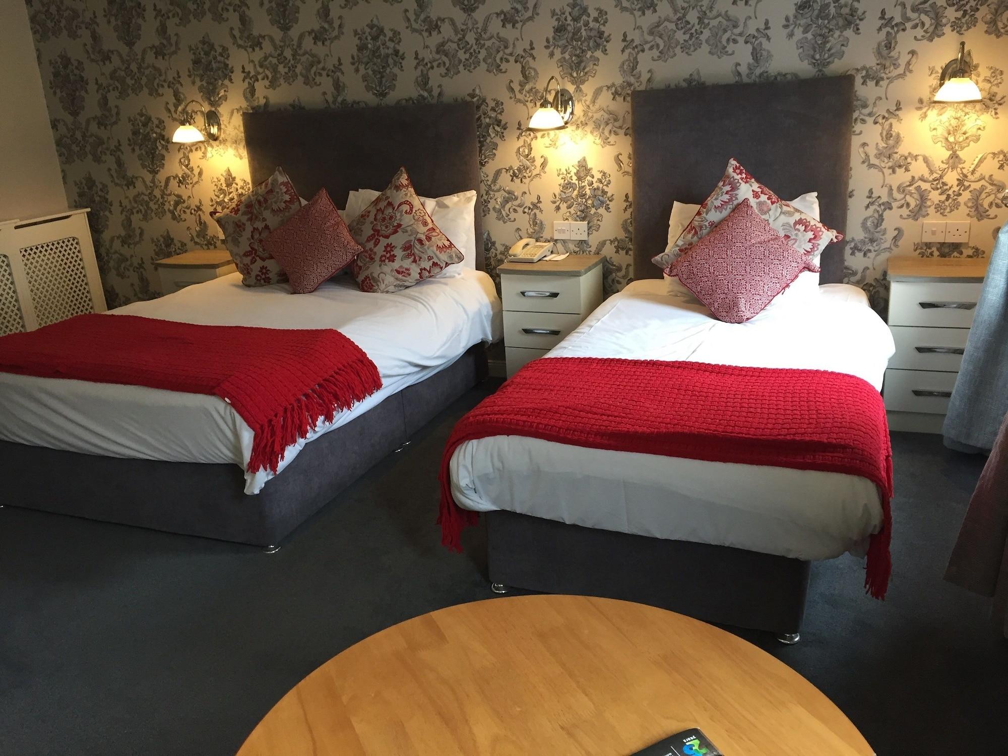 Castle Arch Hotel Трим Екстериор снимка