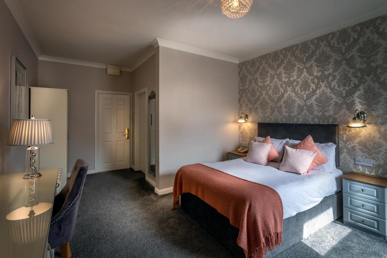 Castle Arch Hotel Трим Екстериор снимка