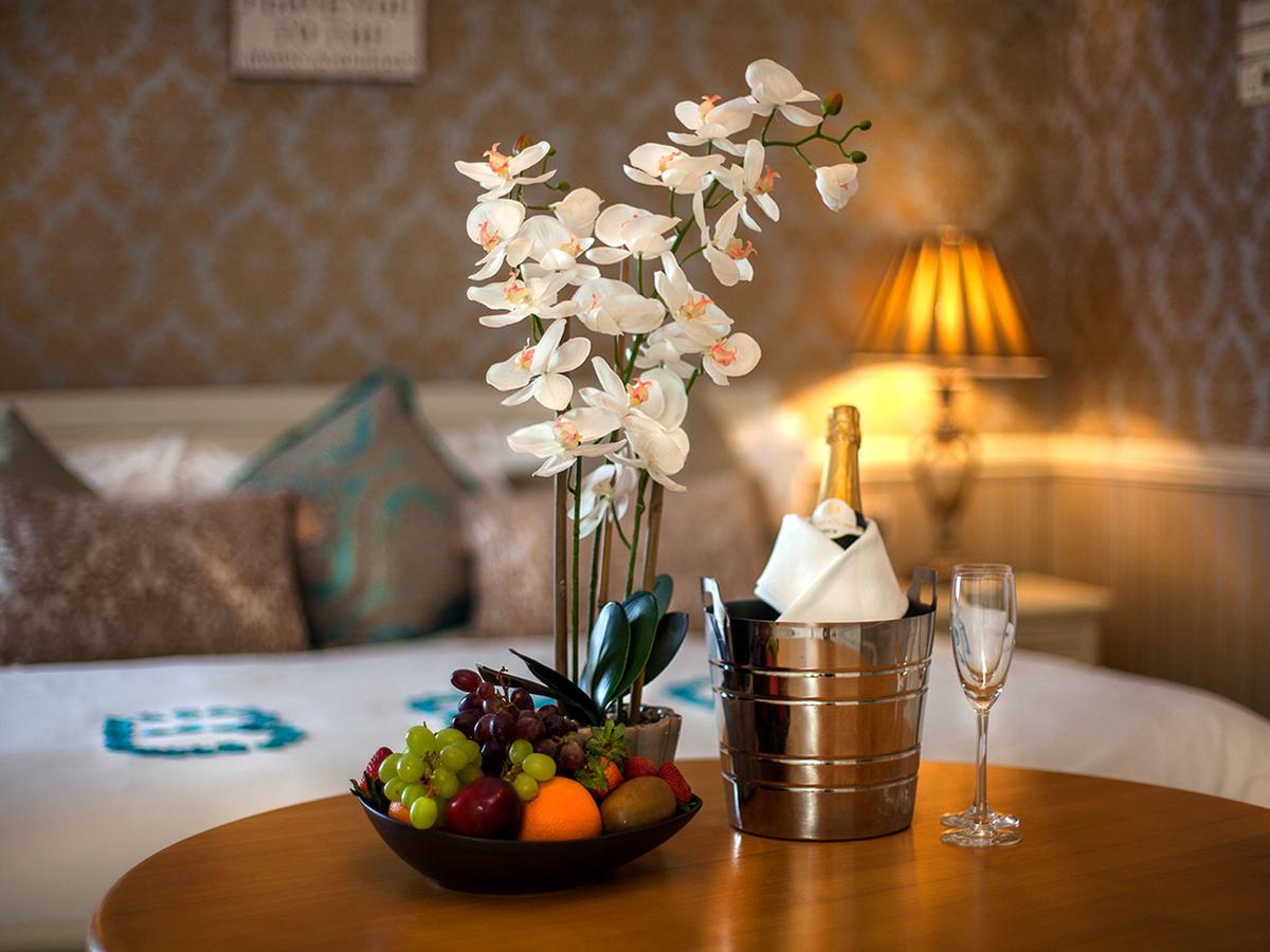 Castle Arch Hotel Трим Екстериор снимка