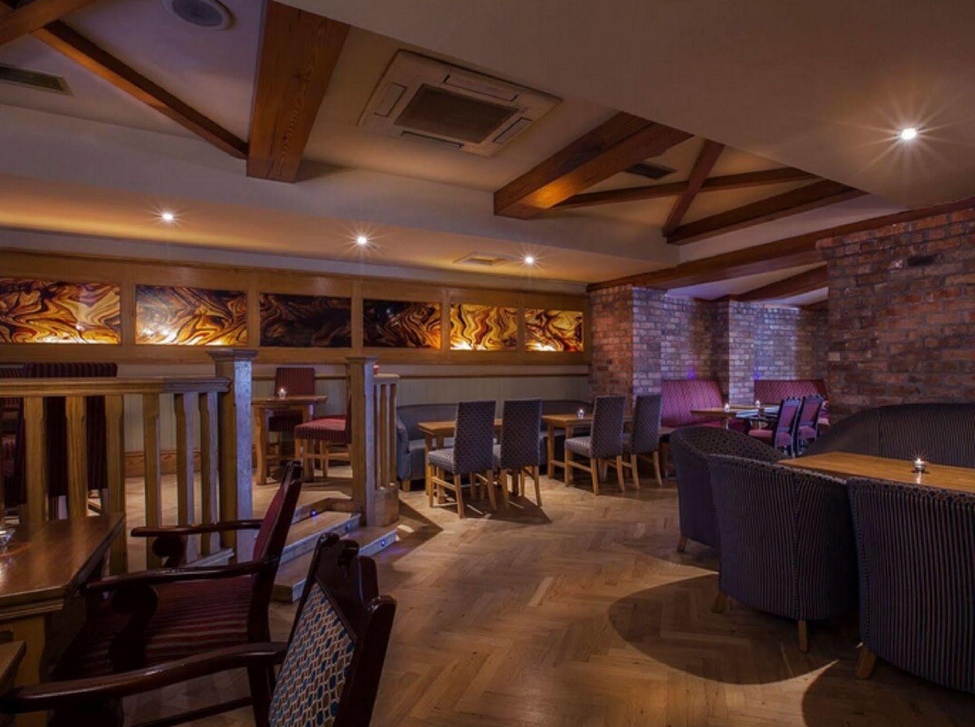 Castle Arch Hotel Трим Екстериор снимка