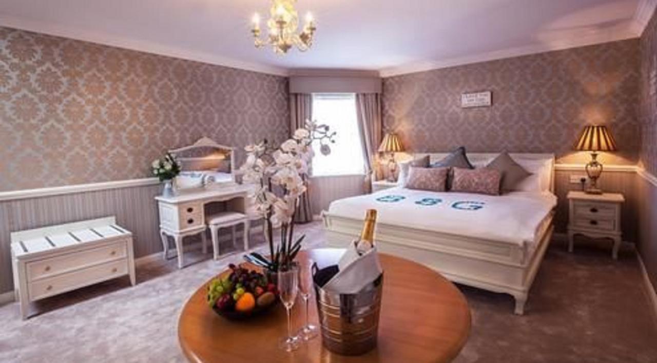 Castle Arch Hotel Трим Екстериор снимка